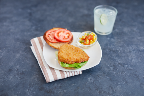 Chicken Fillet Whole Grain Breaded Golden Crispy Made W/ Whole Muscle 3.75 Oz 70302-0928